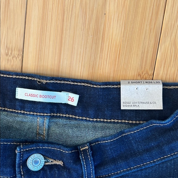 Levi’s Classic Bootcut Jeans Mid Rise Dark Wash Size 2 Short (26) - Picture 9 of 9